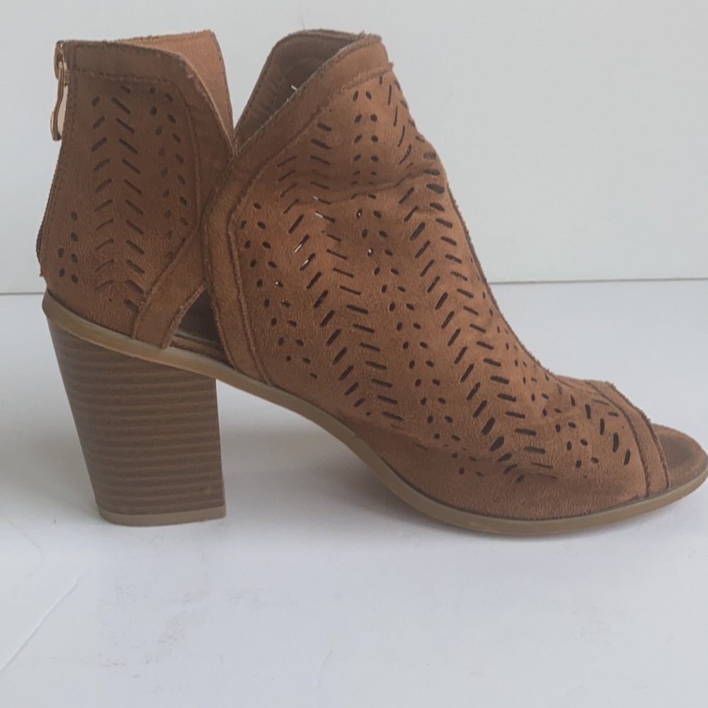 Love to Love You tan booties 4” heel open toe side gold buckle back zip - Picture 9 of 16